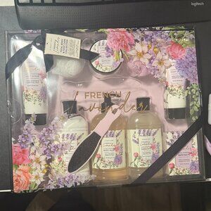GIFT BOX MY BEAUTY SPOT French Lavender Total Body & Foot Care Collection
